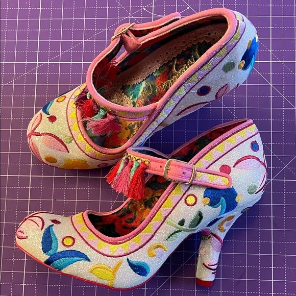 NWOB Irregular Choice Size 39 white glitter embroidered heels. - Picture 1 of 5